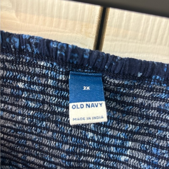 NWT! Old Navy Blue Floral Blouse - Picture 5 of 7